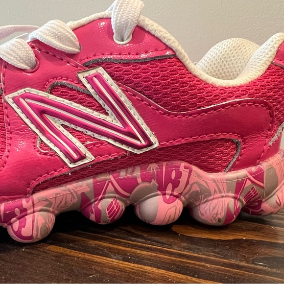 New Balance Kids' Sneakers in Pink and White - Picture 2 of 8